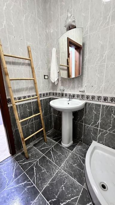 Super House Blloku - 3 Rooms Tirana Eksteriør billede