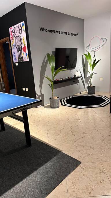 Super House Blloku - 3 Rooms Tirana Eksteriør billede